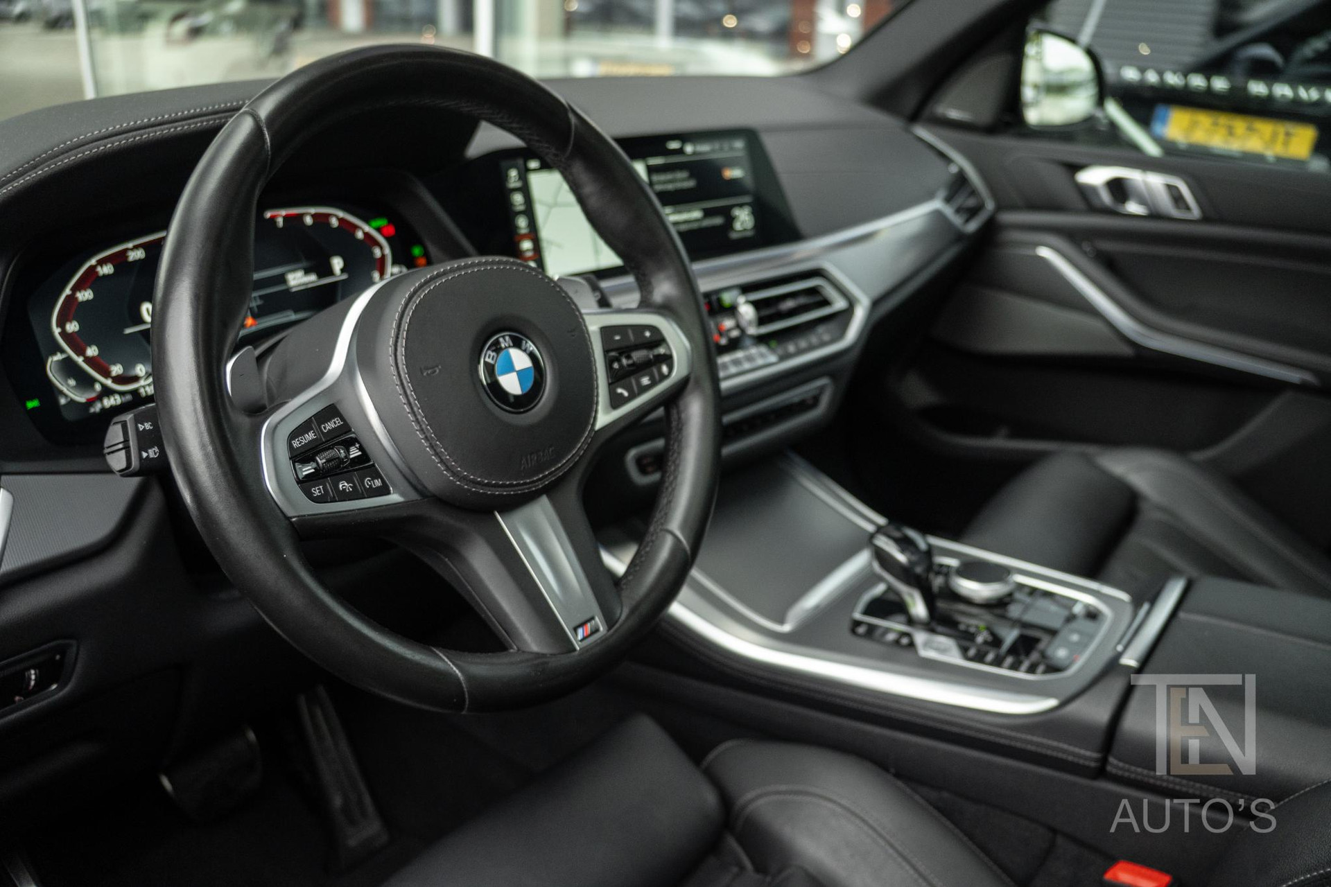 47807204-14.jpg